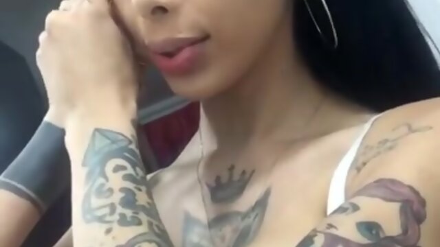 Tranny mexicana tetona