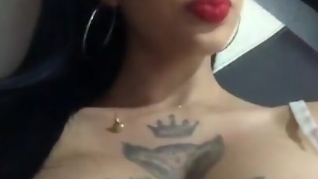 Tranny mexicana tetona