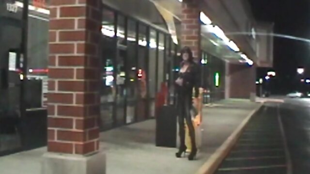 Latex-clad Fun Day: Looking for a Good Time!