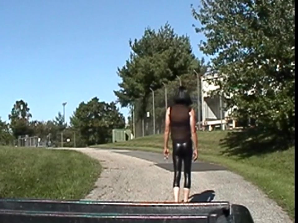 Latex-clad Fun Day: Looking for a Good Time!
