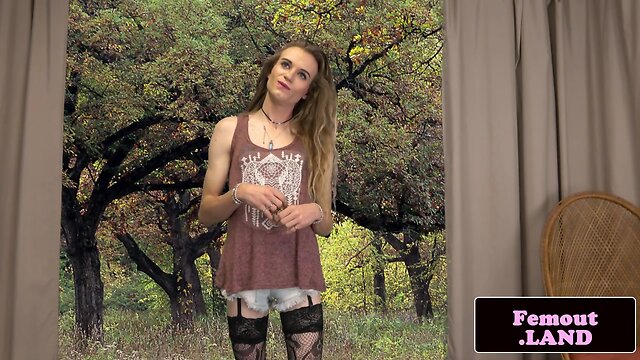 Skinny inked femboy cleaning her pipes