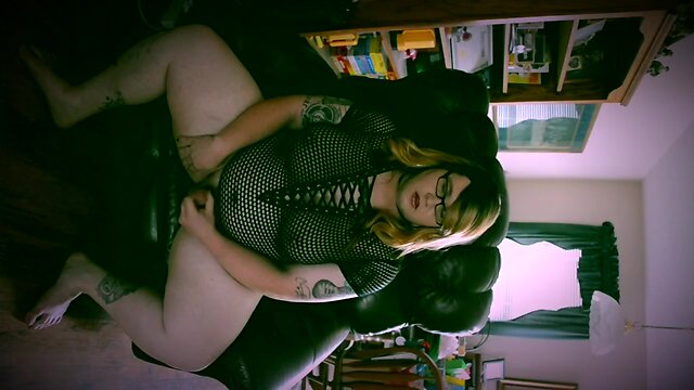 BBW Chubby Shemale Masturbates and Cums