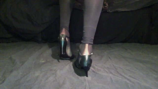 Sissy leather toes heels show red toes nails in nylons