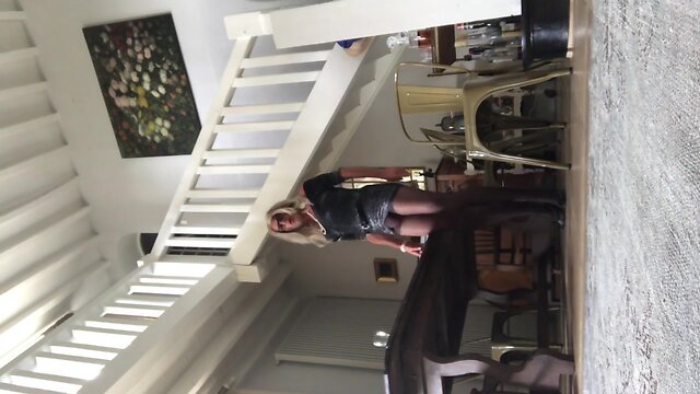 TRAVESTI TV TS SHEMALE TRANNY CROSSDRESSER PANTYHOSE