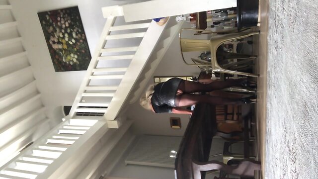 TRAVESTI TV TS SHEMALE TRANNY CROSSDRESSER PANTYHOSE