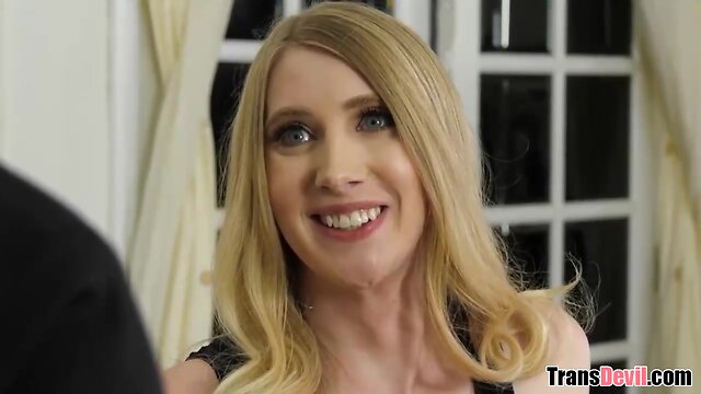 Chesty tranny Janelle Fennec