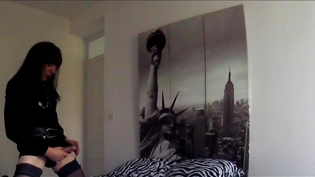 My First Vidéo: Joyful, Exciting Ladyboy & Crossdresser