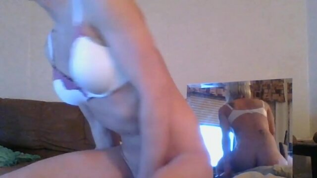 Smoking Hot Babe Blows Big Cock: An Amateur Bareback Video