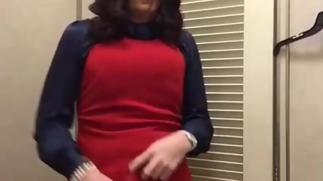 Red Dress Masturbation: An Amateur`s Journey - While the Ladies Talk