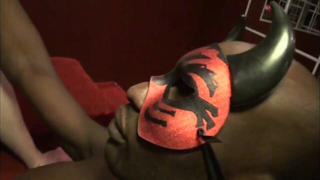 Interracial Ladyboy Trav Rencontre: La Belle Trans Fred & Etalon Ebony