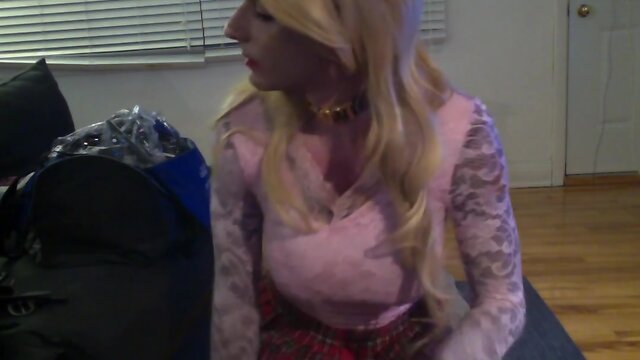 Crossdresser presenting for Daddy