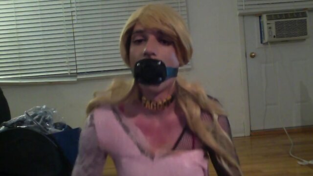 Crossdresser presenting for Daddy