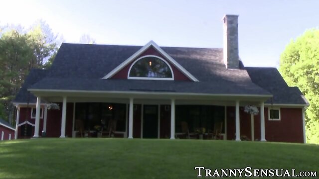 Redhead TRAN Chelsea Poe penetrated after swallowing schlong