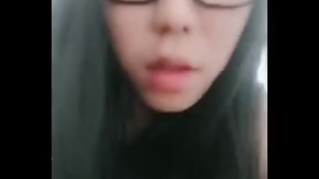 Chinese teeny ts play with her sugar daddy