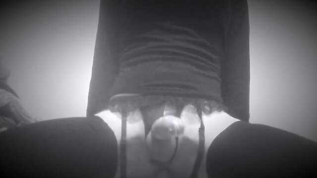 18 year old Chloe trap fills condom while riding sextoy