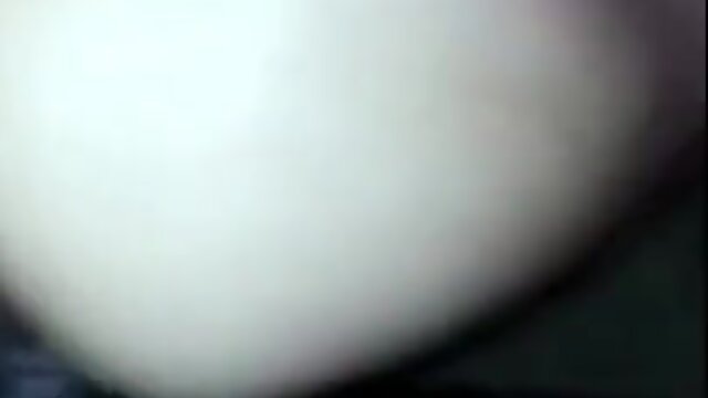 SUBMISSIVE GUY GETS HAMMERED BY SEXY TRAN QUEEN LEAH