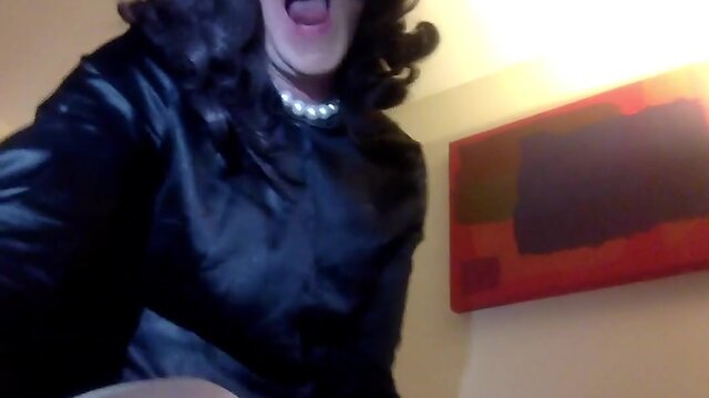 2 TVs suck and fuck each other in hotel room part 2