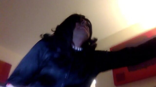 2 TVs suck and fuck each other in hotel room part 2