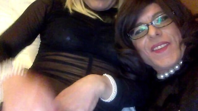 2 TVs suck and fuck in hotel room