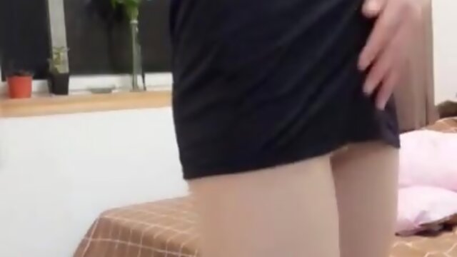 Chinese tranny pantyhose and cocksucking