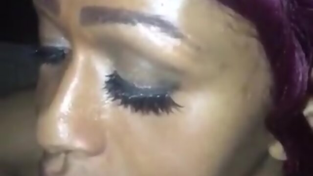 Huge lips.. good head