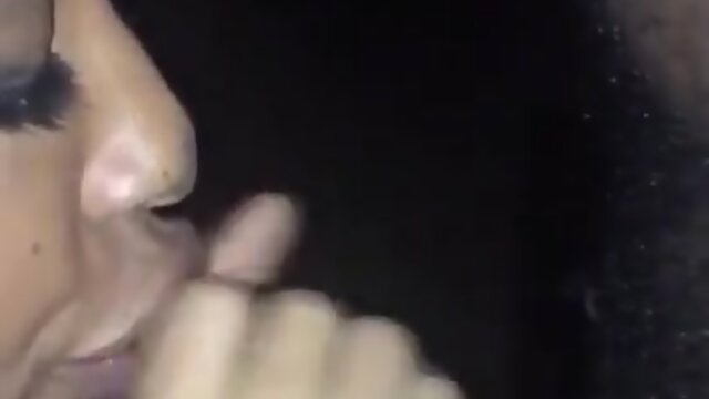 Huge lips.. good head