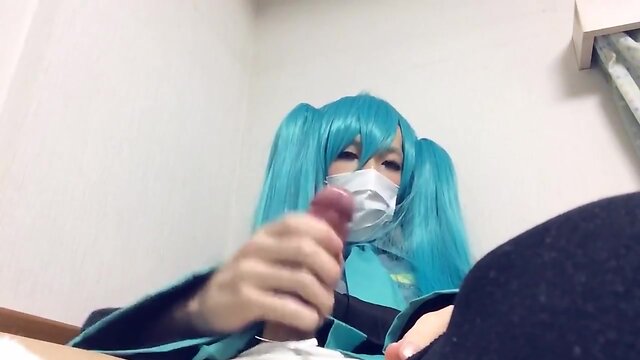 Hatsune Miku crossdresser cosplay