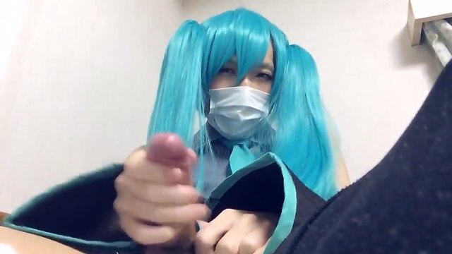 Hatsune Miku crossdresser cosplay