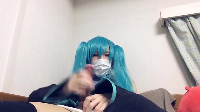 Hatsune Miku crossdresser cosplay