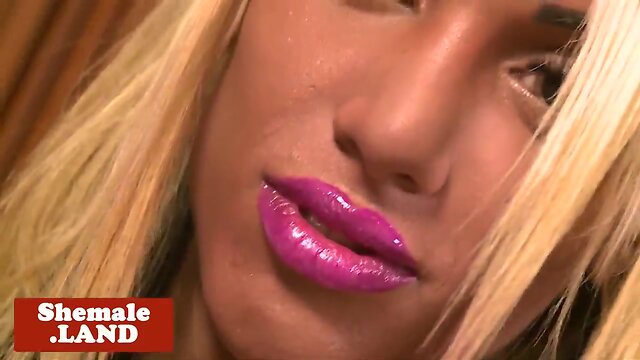 Solo black trans beauty teasing n jerking