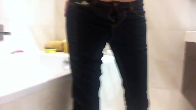 BIG GERMAN SHECOCK PISS