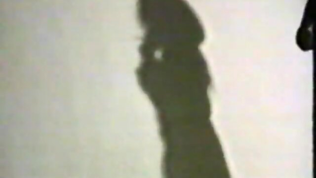 Seductive Moves of an Experienced Woman: Vintage Mature Porn Shamele Video