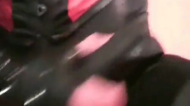 Crossdresser latex fuck