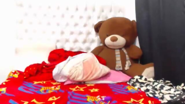 Sensuous Latin Solo: Big Tits Webcam Performance