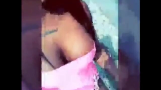 T-chick Public Handjob