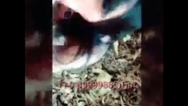 T-chick Public Handjob