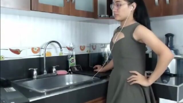 transvestite explodes on her dress