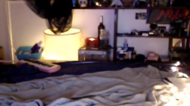 Hot Babe`s Intimate Solo Webcam Masturbation w/ Big Cock