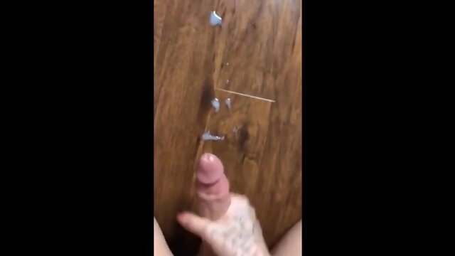 Tatted She-Male & Sextoy