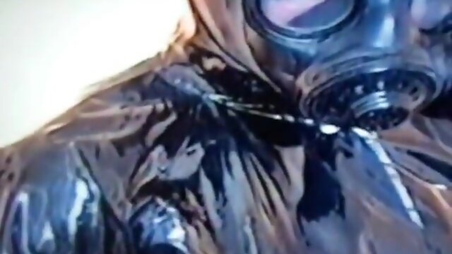 Outdoor Masturbation in Latex: Mature Amateur`s Naughty Dare