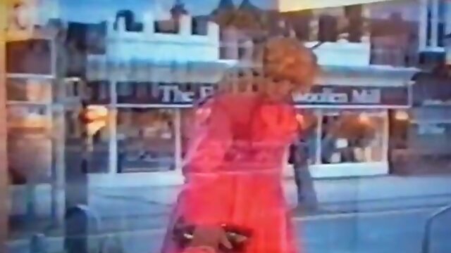 Outdoor Masturbation in Latex: Mature Amateur`s Naughty Dare