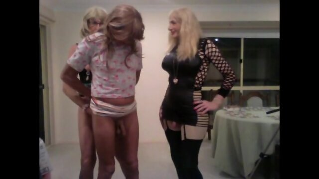 Fiona Ring in Bitch House