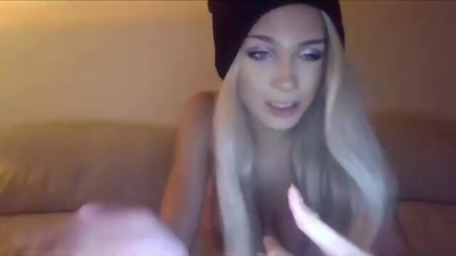 BEAUTY EYES TRANSVESTITE CUM IN WEBCAM !!!