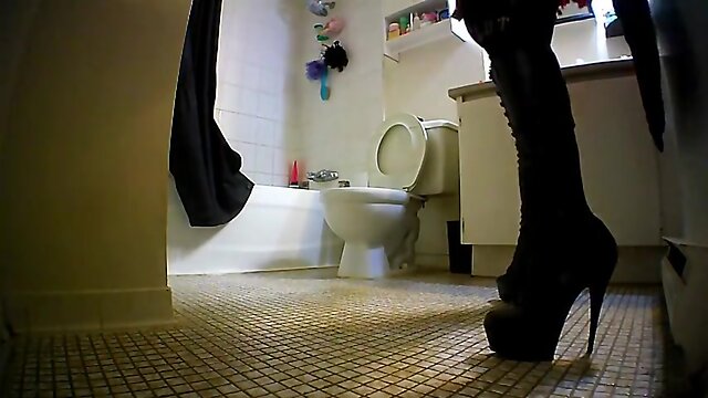 Latex-clad BDSM Exploration: A Solo Journey of Desire