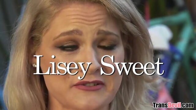 Big-Dicked Stud Gets the Ultimate Pleasure from Naughty Blowjob Queen