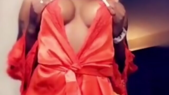 Alanna Forte: Amateur Beauty`s Steamy Solo Session