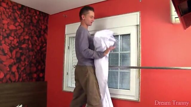 Juicy she-male carol penelope gets plowed