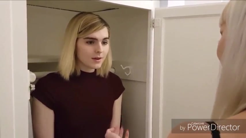 Ella Hollywood: Submissive Cute Teen Pleases Partner