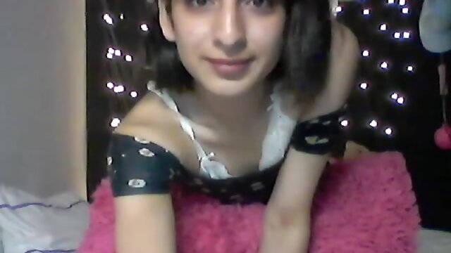 Amateur Latin Teen Naughty on Webcam: Big Cock Pleasure and Masturbation Skills