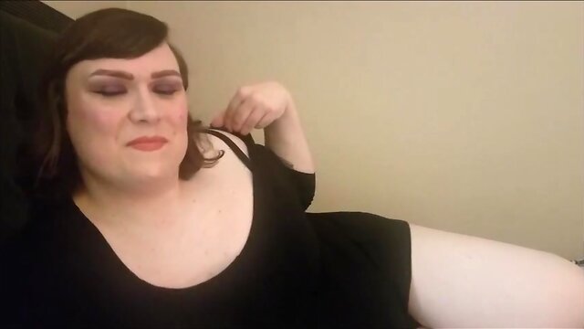 Trans bbw playing with herself